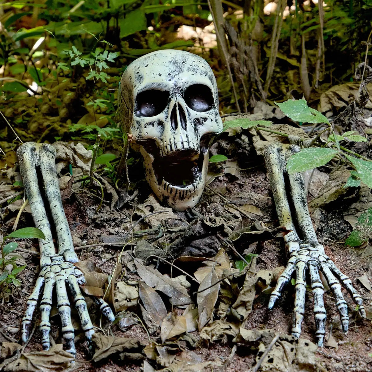 3 Pcs Skeleton Halloween Decorations Outdoor Realistic Looking Skeleton Yard Stakes, Groundbreaker Skull Decor for Graveyard Yard Lawn Garden Party Supplies
