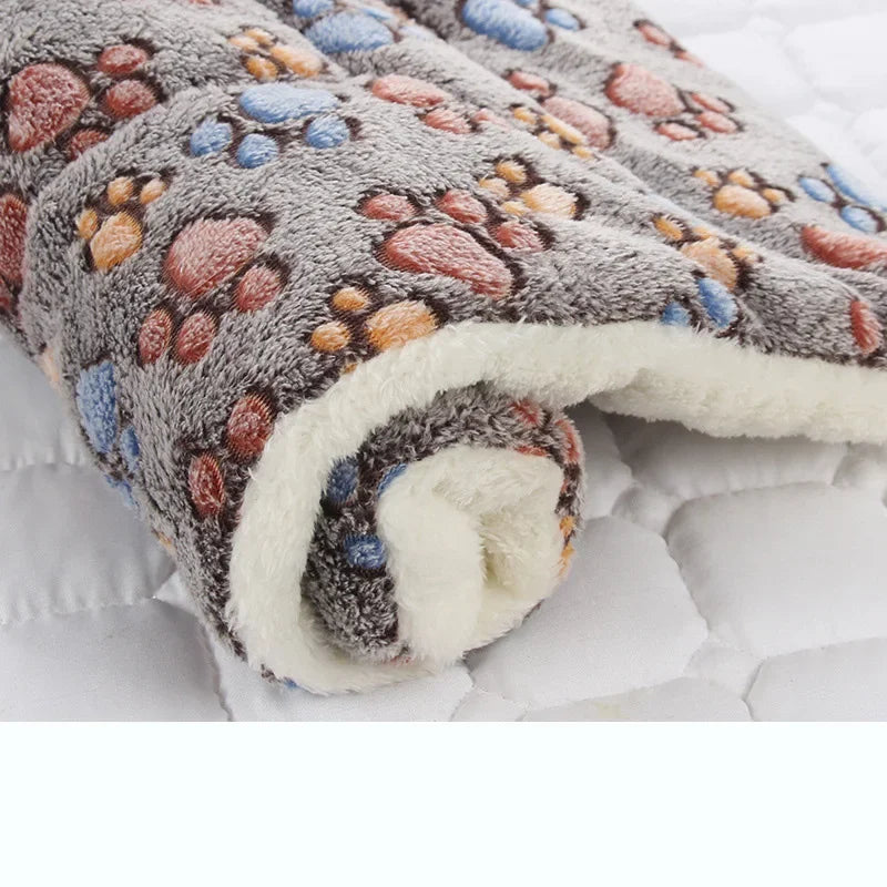 Flannel Pet Sleeping Mat Dog Bed Cat Litter Puppy Bed Dog Sofa Lovely Mattress Cushion for Small Large Dog Blanket Pet Supplies